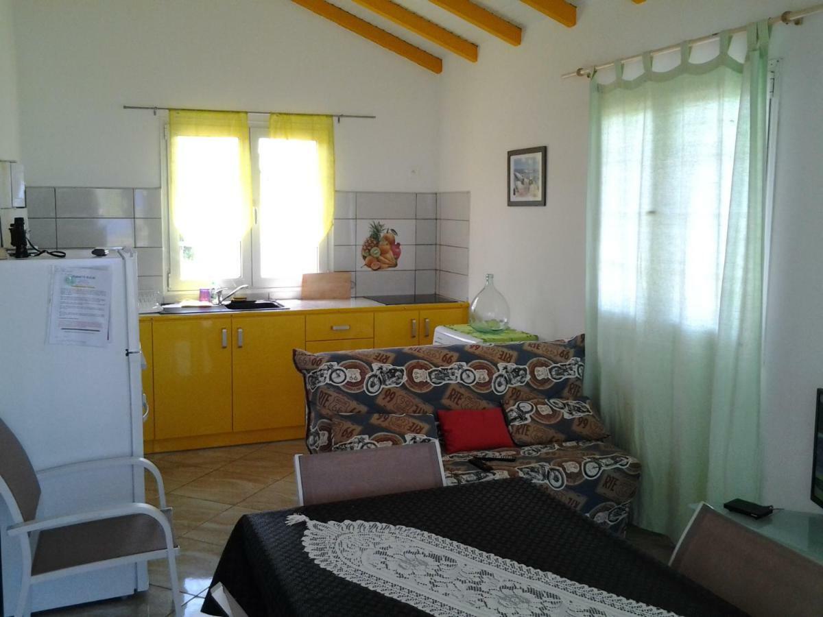 Planete Bleue Habitation Mes Desirs Vila Beaurenom Exterior foto