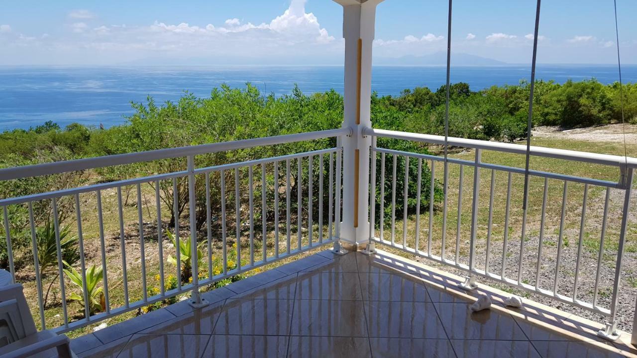 Planete Bleue Habitation Mes Desirs Vila Beaurenom Exterior foto