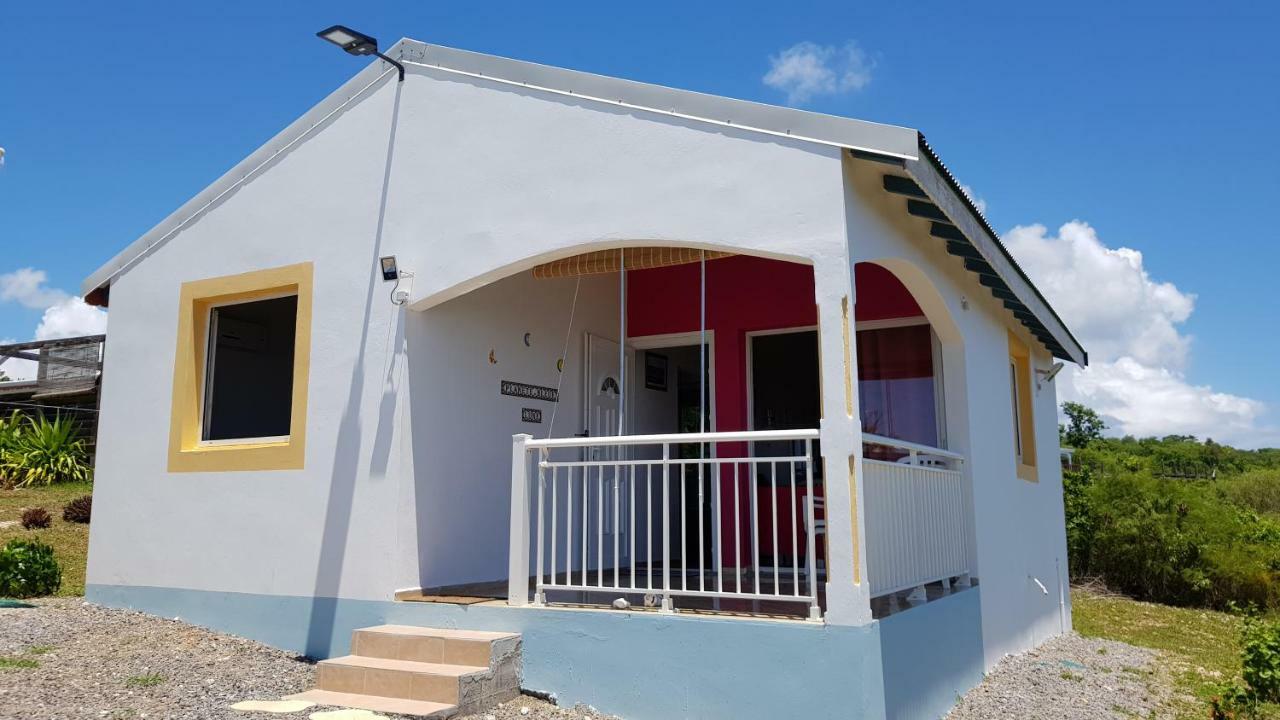 Planete Bleue Habitation Mes Desirs Vila Beaurenom Exterior foto